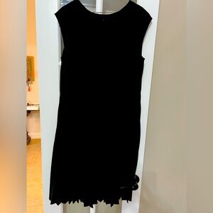 Black sleeveless dress